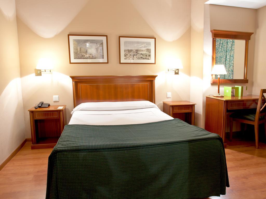 Hotel Mate Macarena - Gran Via 3*